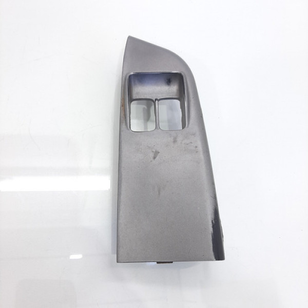 Moldura Comando Vidro Lado Esquerdo Kia Bongo 2.5 16v 2013