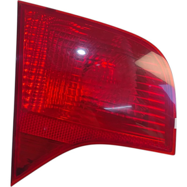 Lanterna Tampa Traseira Esquerda Audi A4 2005 2006 Esquerdo/motorista Vermelho